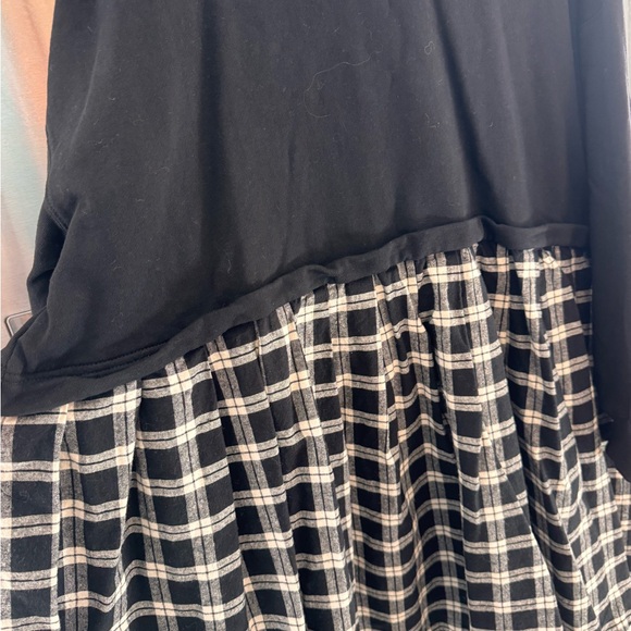 Black and White Plaid Dress - Picture 5 of 6